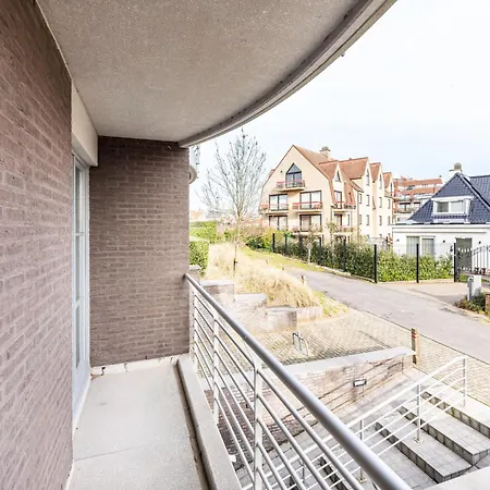Apartment Near With Terrace